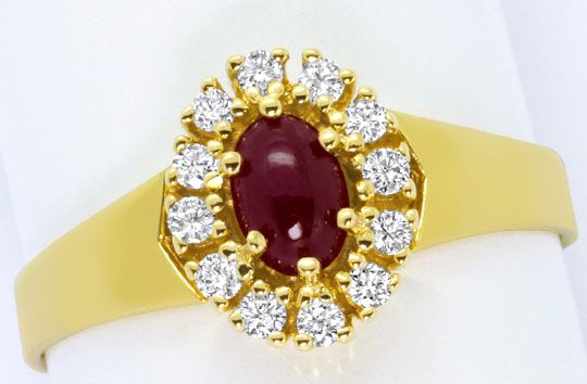 Foto 2 - Gelbgold-Ring mit 0,65ct Rubin Cabochon und Brillanten, S4559